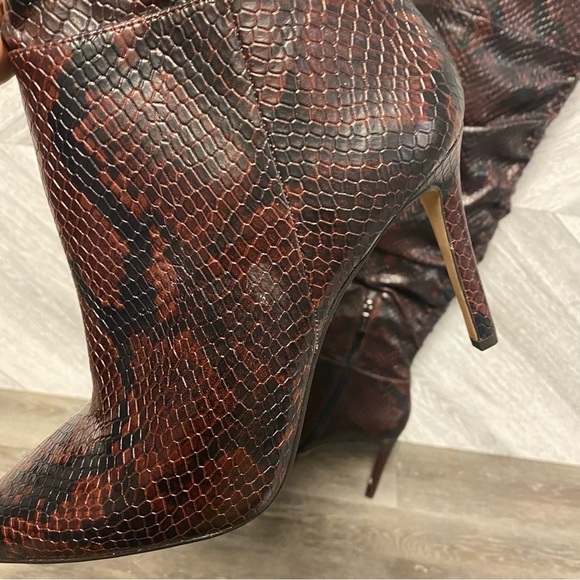 VINCE CAMUTO | Kentelli Ruched Boot Wine Snakeskin NEW - Picture 7 of 11
